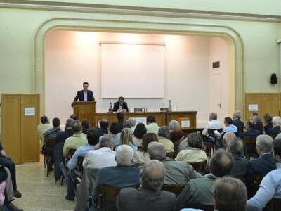 Η εισήγηση  Παπαναστασίου στη Γενική Συν...