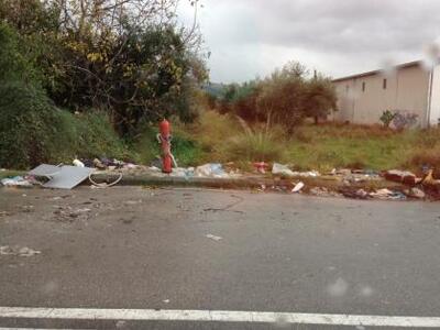 Πάτρα ΤΩΡΑ: Σπασμένος ο πυροσβεστικός κρ...