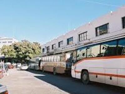 Tρόμος για 70 επιβάτες λεωφορείου στη Ρό...