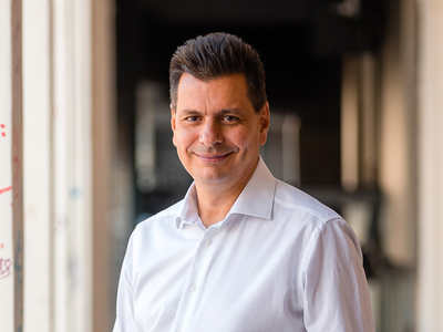 Ο Δήμαρχος Πατρέων, η Χριστίνα Μπίκου κα...