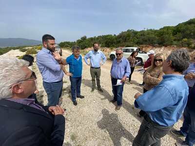 Εγκατάσταση εργολάβου στον οδικό άξονα Π...