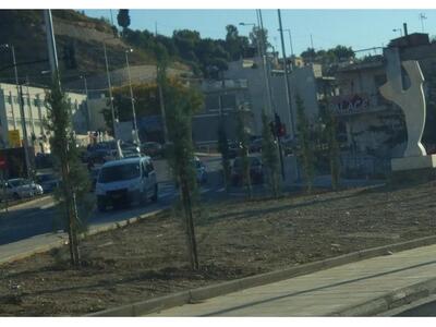 Εργασίες δενδροφύτευσης στον κόμβο Κουρτέση