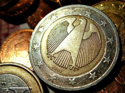 Οι μισοί Γερμανοί επιθυμούν να μείνει η ...