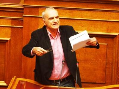 Διάβημα Γ. Βαρεμένου για τους πορτοκαλοπ...