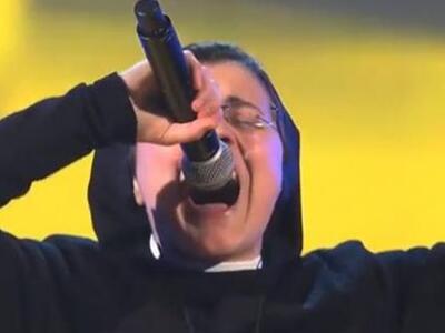 Καθολική… αποθέωση για Ιταλίδα καλόγρια ...