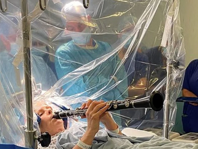 Ασθενής με Πάρκινσον έπαιζε κλαρινέτο κα...