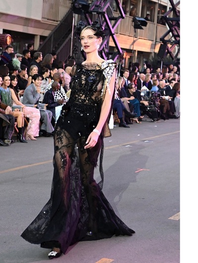 Ελίζαμπεθ Ντεμπίκι