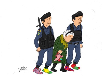 H σύλληψη  της 90χρονης με το πενάκι του Dranis