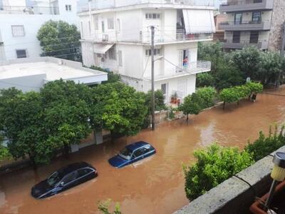 Ποτάμια οι δρόμοι στο Χαλάνδρι – 20 κλήσ...