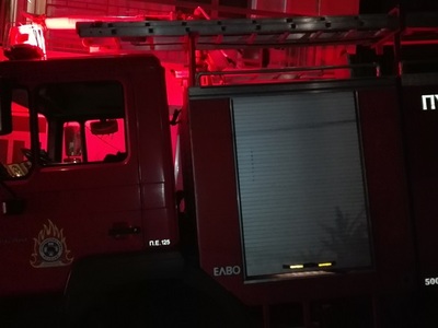 Φωτιά σε διαμέρισμα στον Πειραιά - Απεγκ...