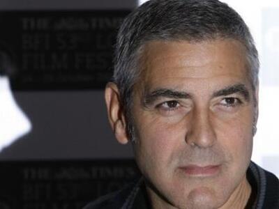 Κορίτσια... και πάλι διαθέσιμος ο George Clooney!