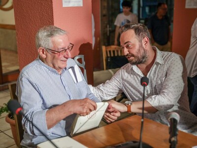 Ο Στάθης Πολίτης με τον Άρη Δρουκόπουλο ...