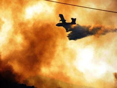 Τώρα: Η φωτιά έχει περικυκλώσει Πανόραμα...