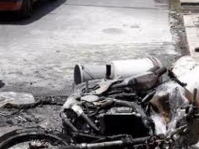 Στις φλόγες δίκυκλο στο κέντρο του Αγρινίου