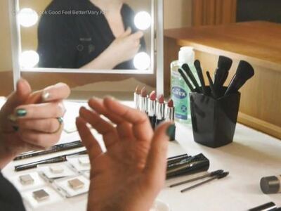 On line μαθήματα ομορφιάς για καρκινοπαθείς