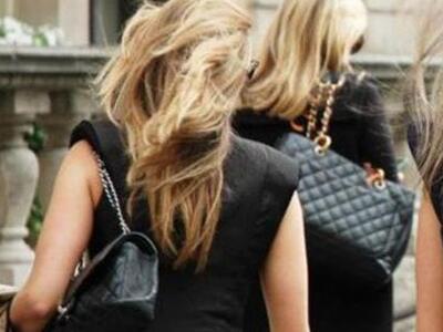  Η εμφάνιση βουλευτίνας με πανάκριβη Pra...