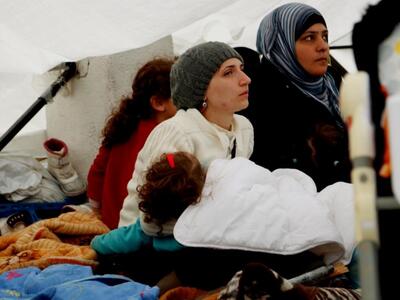 Πάτρα: Έφεραν οικογένειες με ανήλικα παι...