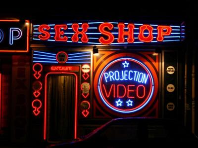 Αμερικανός πορνοστάρ μετέδωσε τον ιό του...