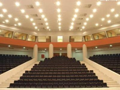 Μαθητική παράσταση για το ρεμπέτικο τραγ...