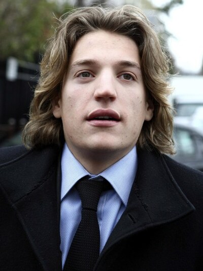 Ο γιος του Νικολά Σαρκοζί υποψήφιος πρόε...