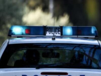 Συνελήφθη να ρίχνει χαλίκι σε παραλία τη...