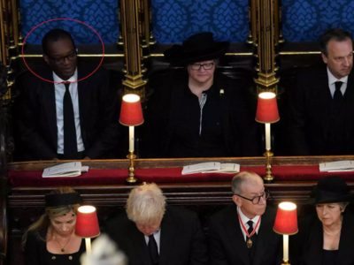 Κηδεία βασίλισσας Ελισάβετ: Βρετανός βου...