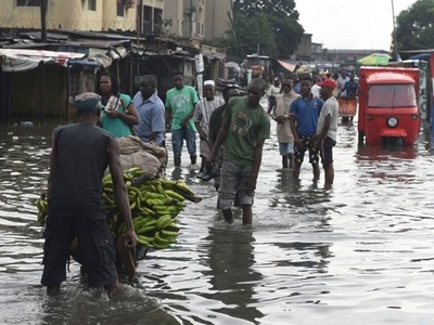Νίγηρας: 64 οι νεκροί, σχεδόν 70.000 οι ...