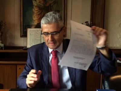 Ακραία φτώχεια, αναλφαβητισμός και ενδοο...