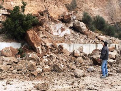Εντυπωσιακή ανατίναξη στην οδό Καλαβρύτω...
