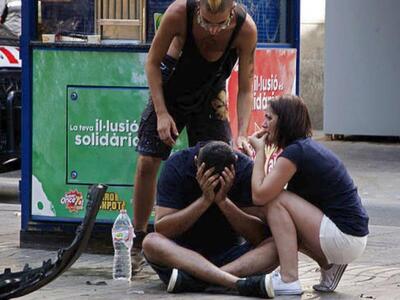«Δεν φοβόμαστε», φωνάζει το πλήθος στη Β...
