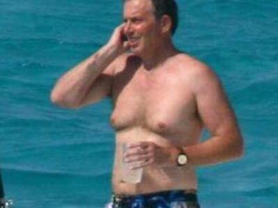  Η πρώην σύζυγος του μεγιστάνα Μέρντοκ ε...