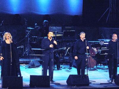 Μάιος 2004: Στιγμιότυπο από τη συναυλία ...