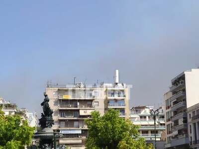 ΔΕΙΤΕ ΦΩΤΟ: Πνίγηκε από καπνούς το κέντρο της Πάτρας