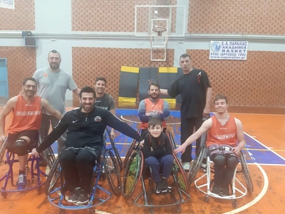 Στην προπόνηση του Ήφαιστου ο Γεράσιμος ...