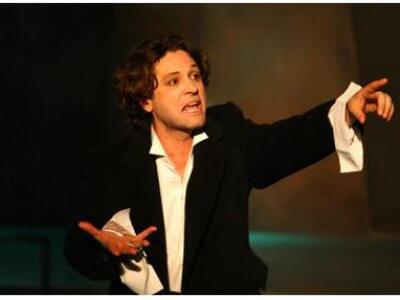 Χθες Τετάρτη βρέθηκε στην Πάτρα για πρόβ...