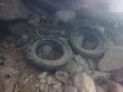 Αιγιάλεια: Δύτες καθάρισαν τον βυθό στην...