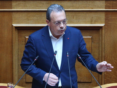 LIVE Βουλή- Σωκράτης Φάμελλος: «Το καθεσ...