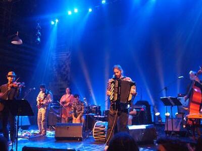 Οι Πατρινοί Sazman με τον Βαλκανικό ήχο ...