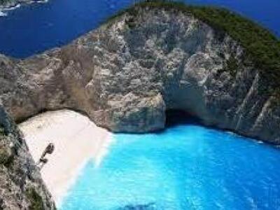 Ζάκυνθος:  Πωλητήριο στο διάσημο “Ναυάγι...