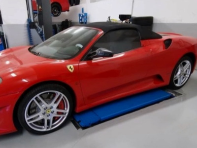 Γιώργος Καραϊβάζ: Ιδιοκτήτης Ferrari ο ά...