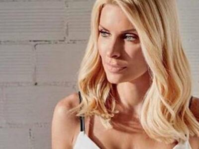 Η Ελένη Μενεγάκη φωτογραφίζεται στo Mada...