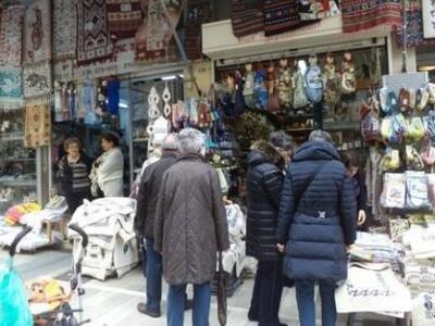 Κάνουν παζάρι ακόμα και στην τουριστική κάρτα!