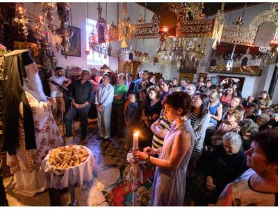 Μονή της Μακελλαριάς: Με κατάνυξη και  θ...