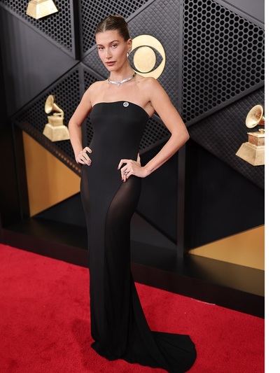 Xέιλι Μπίμπερ με Alaia