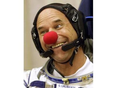 Προσγειώθηκε ο «κλόουν του διαστήματος»