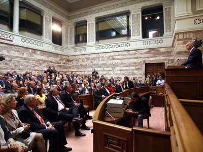 Αναβαθμίζεται ο ρόλος του βουλευτή