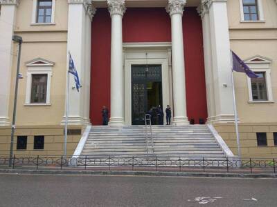 Δικηγορικός Πατρών: Παπαναγιωτάκης και Μ...