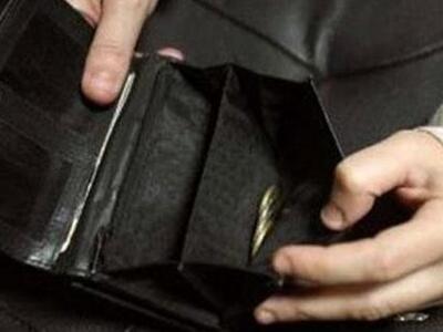 Το 70% των Ελλήνων «κόβει» τις δαπάνες γ...