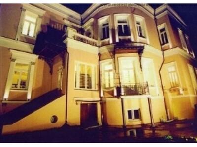 Πάτρα: Τριώροφη κεντρική ιδιωτική κατοικ...