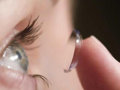 Η καθημερινή χρήση φακών επαφής αυξάνει ...